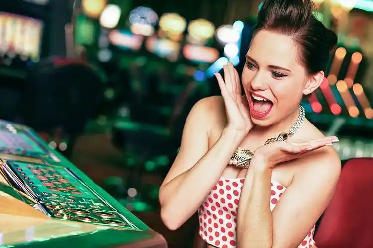 Sports betting section on 777pnl showing basketball and football options